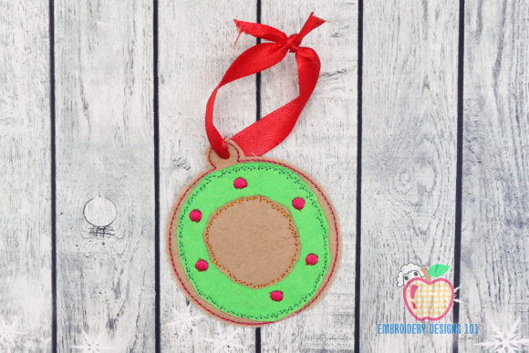 Decorative Christmas Wreath Ornament: A Hands-On Review